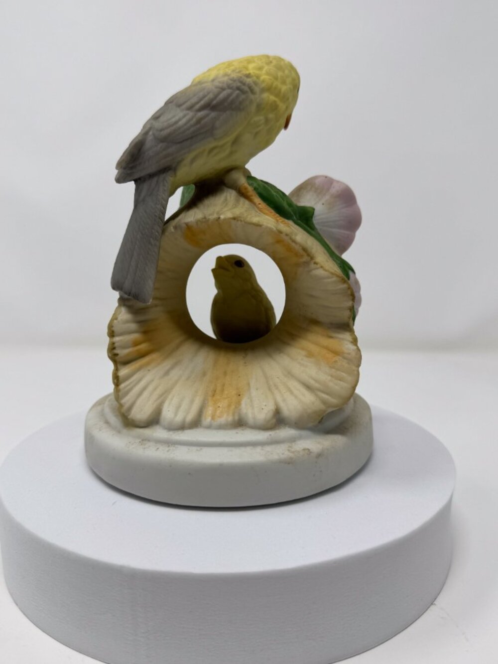 Vintage Yellow Canary Bird Figurine Floral Arch Cottage Decor Statue - Picture 3 of 5